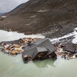 Une vue aérienne de la rivière Lonza après la catastrophe de Blatten